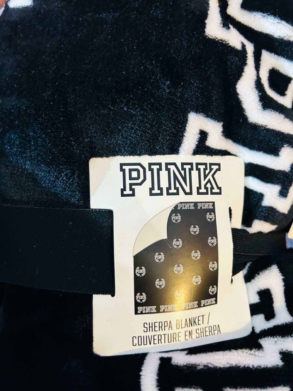 PINK Victoria's Secret Crest Sherpa Blanket - Picture 2 of 2